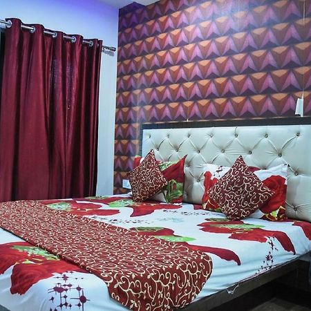 Hotel Dilip Индор Екстериор снимка
