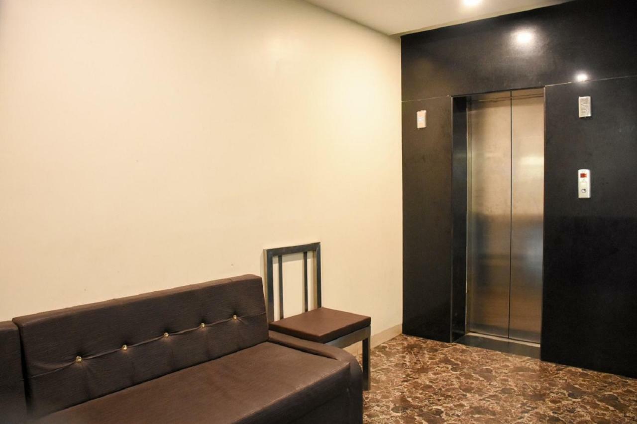 Hotel Dilip Индор Екстериор снимка
