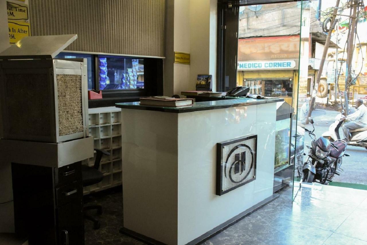 Hotel Dilip Индор Екстериор снимка